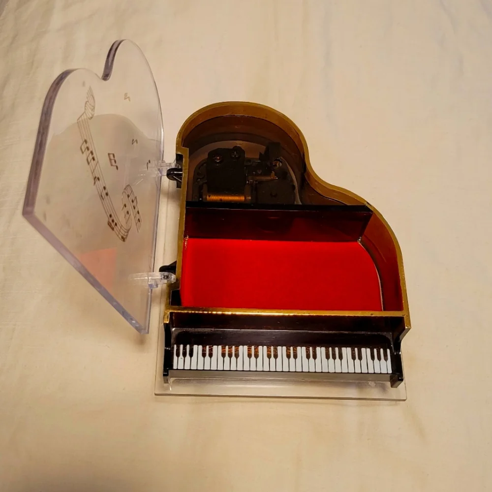 Piano jewelry music box